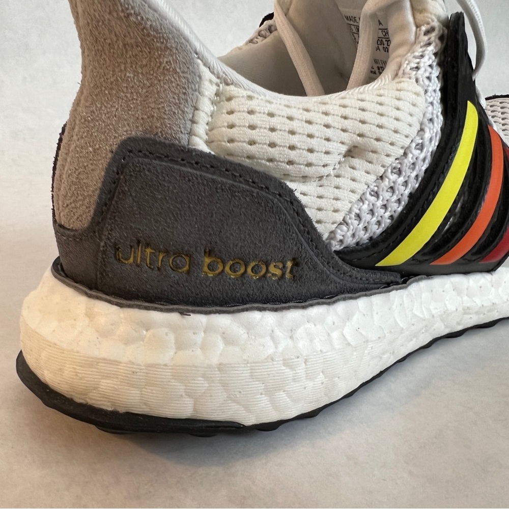 ADIDAS UltraBoost S&L Pride 2020 - FY5347 - Sz Men’s 5 / Women’s 7 - Picture 12 of 16